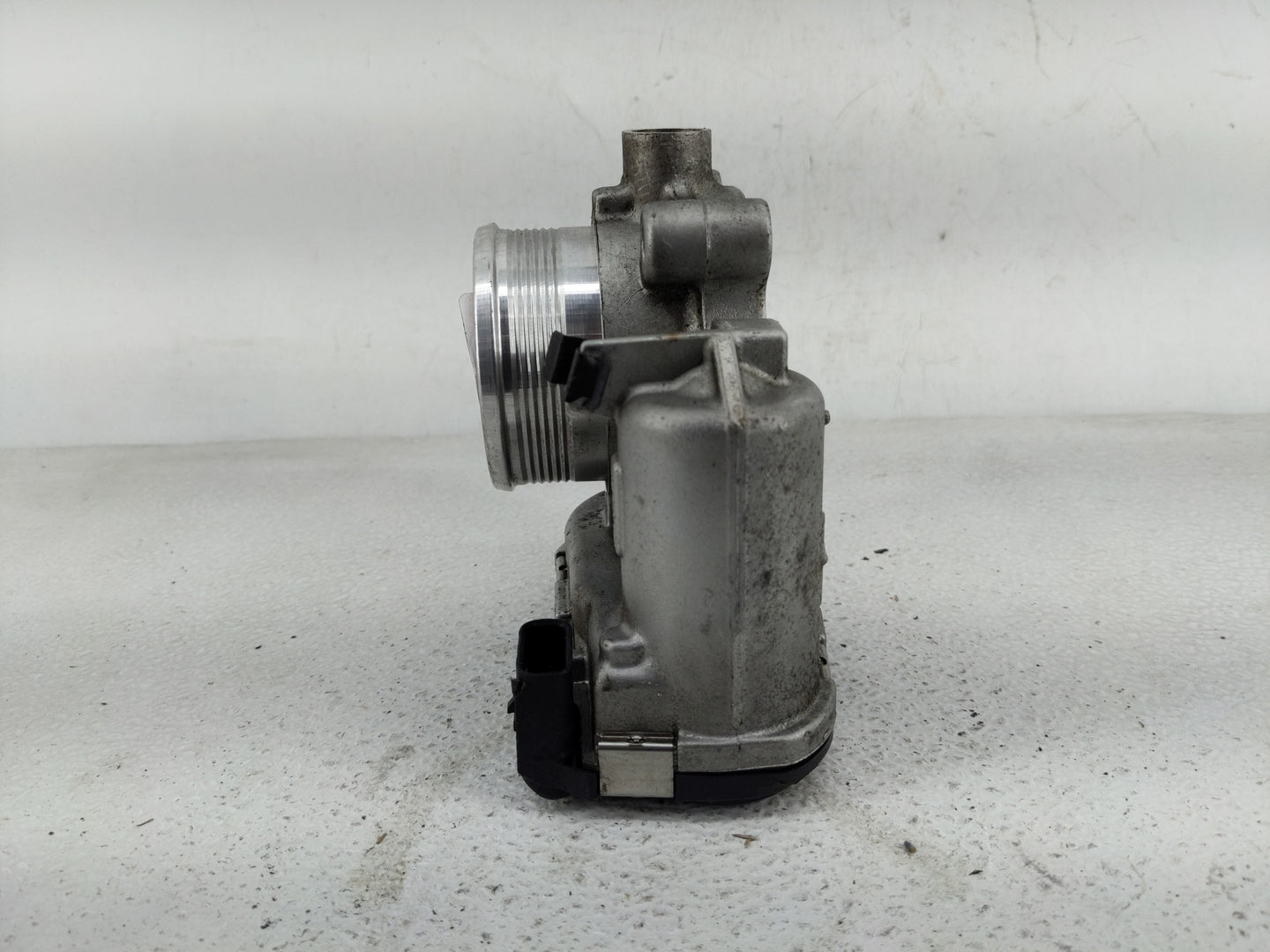 2014-2020 Ford Fusion Throttle Body P/N:DS7E-9F991-BB Fits Fits 2014 2015 2016 2017 2018 2019 2020 2021 2022 OEM Used Auto P