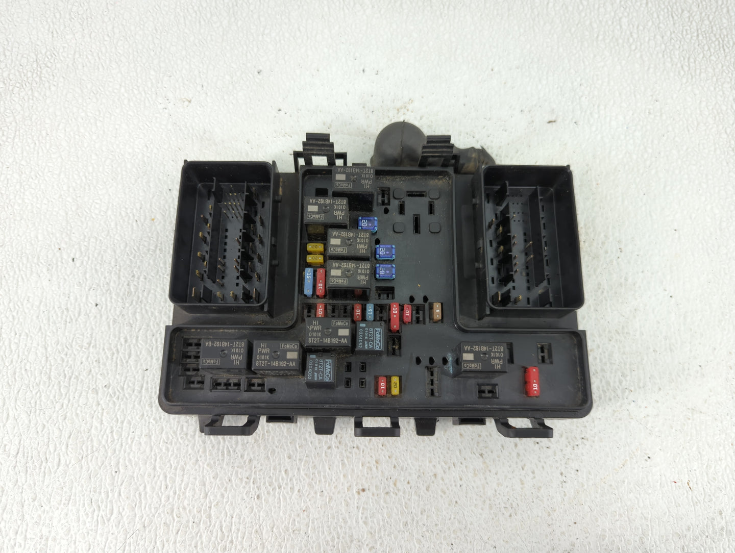 2015-2016 Ford Fusion Fusebox Fuse Box Panel Relay Module P/N:DG9T14A075AA Fits Fits 2015 2016 OEM Used Auto Parts - Oemused