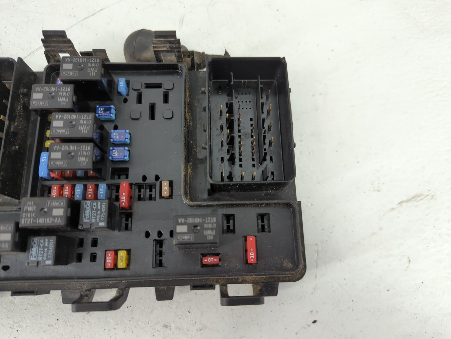 2015-2016 Ford Fusion Fusebox Fuse Box Panel Relay Module P/N:DG9T-14A075-AA Fits Fits 2015 2016 OEM Used Auto Parts - Oemus