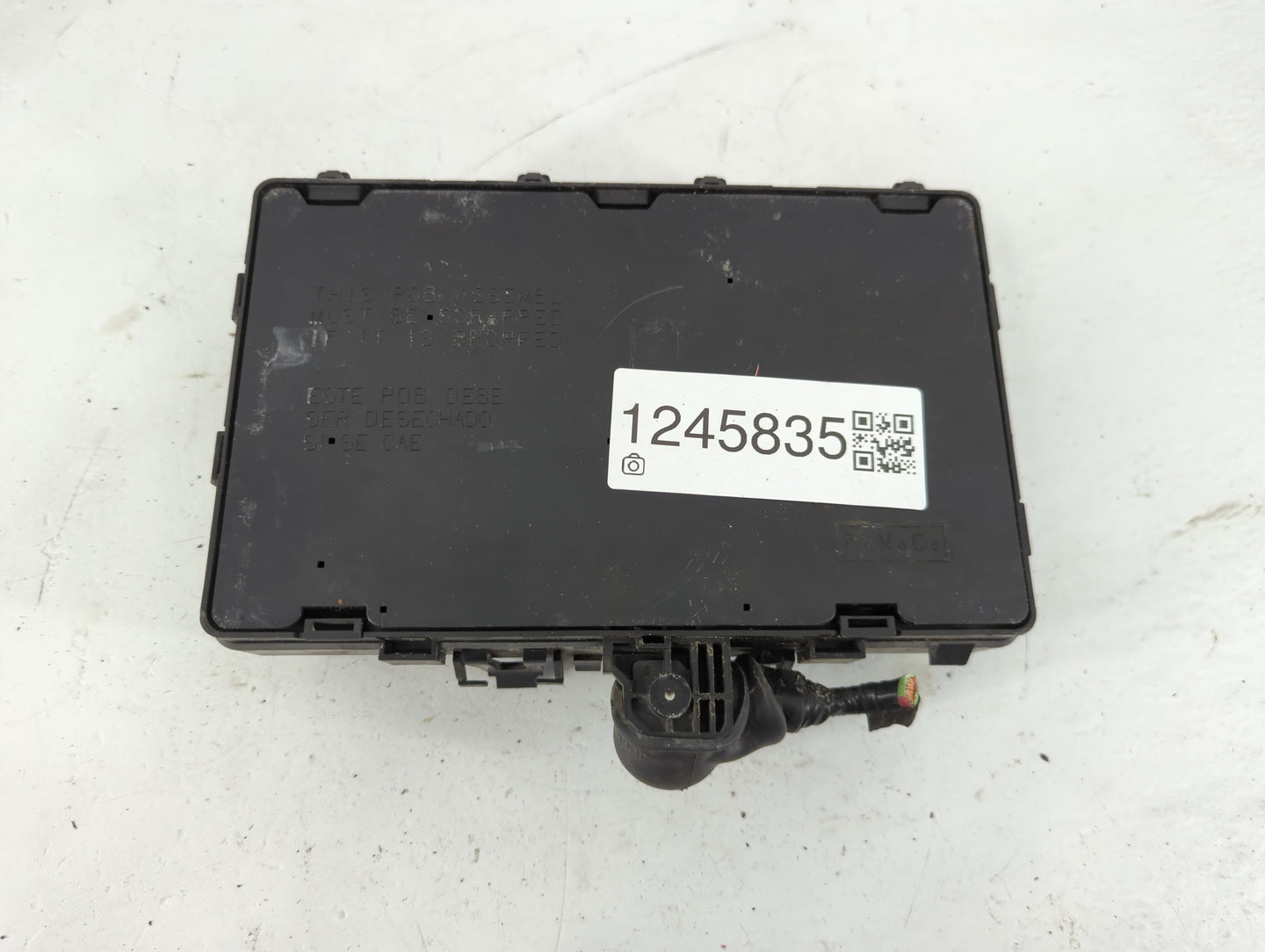 2015-2016 Ford Fusion Fusebox Fuse Box Panel Relay Module P/N:DG9T-14A075-AA Fits Fits 2015 2016 OEM Used Auto Parts - Oemus