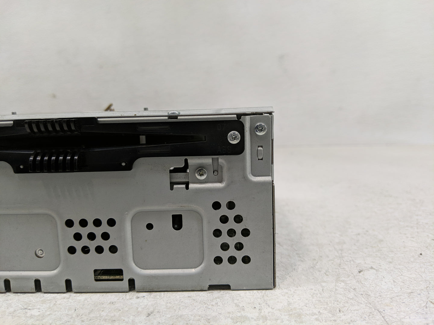 2013-2015 Ford Fusion Radio AM FM Cd Player Receiver Replacement P/N:DS7T-19C107-BG Fits Fits 2013 2014 2015 OEM Used Auto P