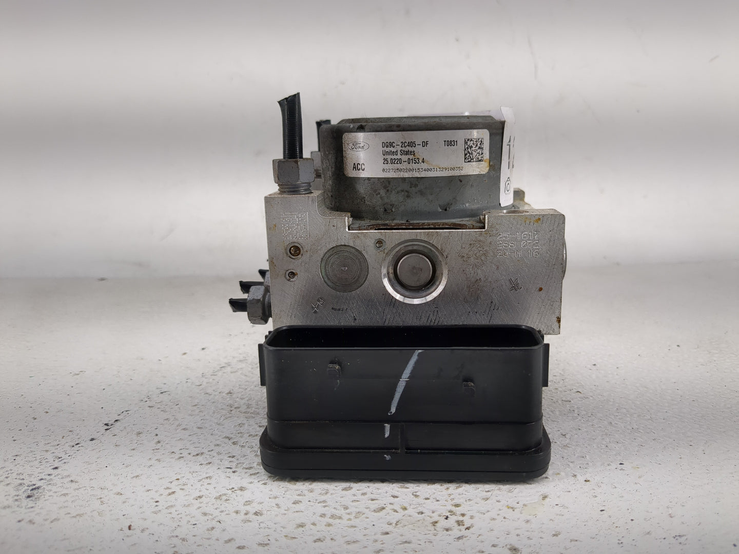 2014-2016 Ford Fusion ABS Pump Control Module Replacement P/N:DG9C-2C405-DF Fits Fits 2014 2015 2016 OEM Used Auto Parts - O