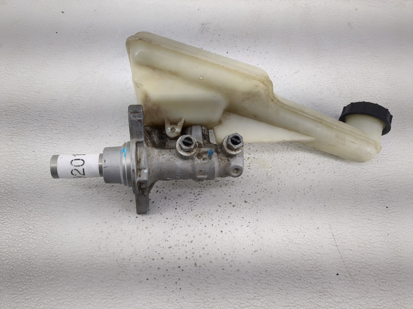 2013-2016 Ford Fusion Brake Master Cylinder - Oemusedautoparts1.com