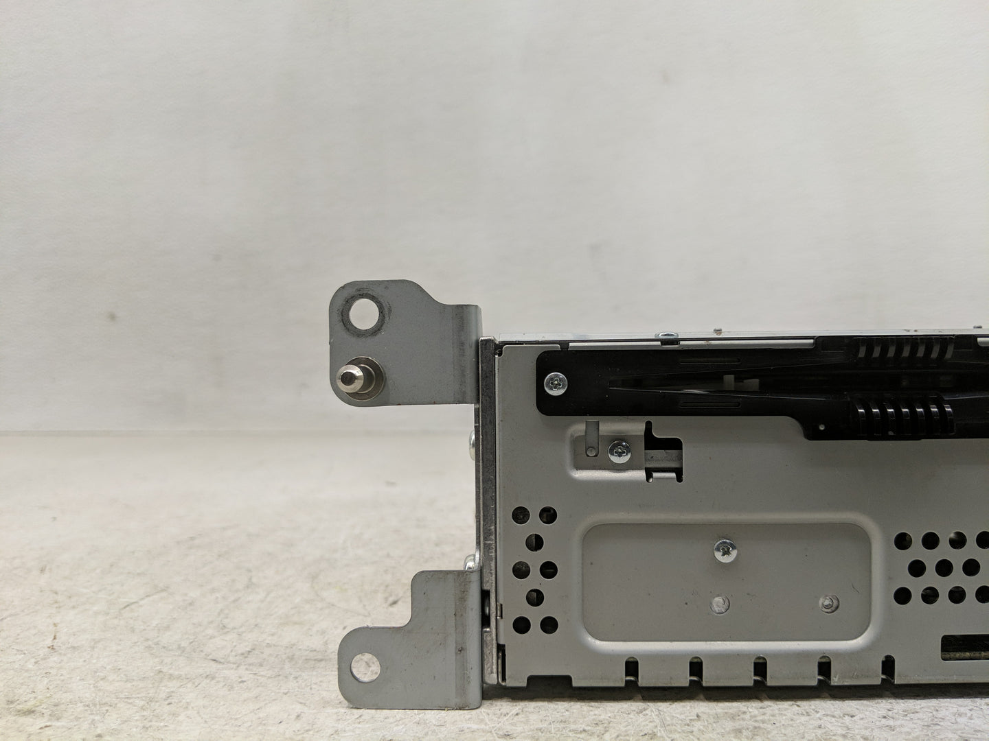 2013-2015 Ford Fusion Radio AM FM Cd Player Receiver Replacement P/N:DS7T-19C107-BG Fits Fits 2013 2014 2015 OEM Used Auto P