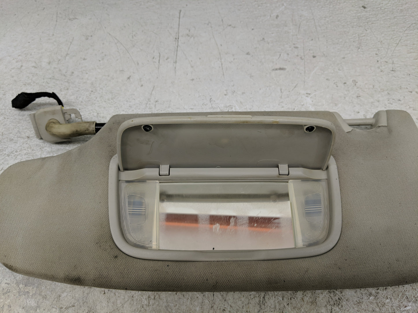 2015-2016 Ford Fusion Sun Visor Shade Replacement Driver Left Mirror Fits Fits 2015 2016 OEM Used Auto Parts - Oemusedautopa