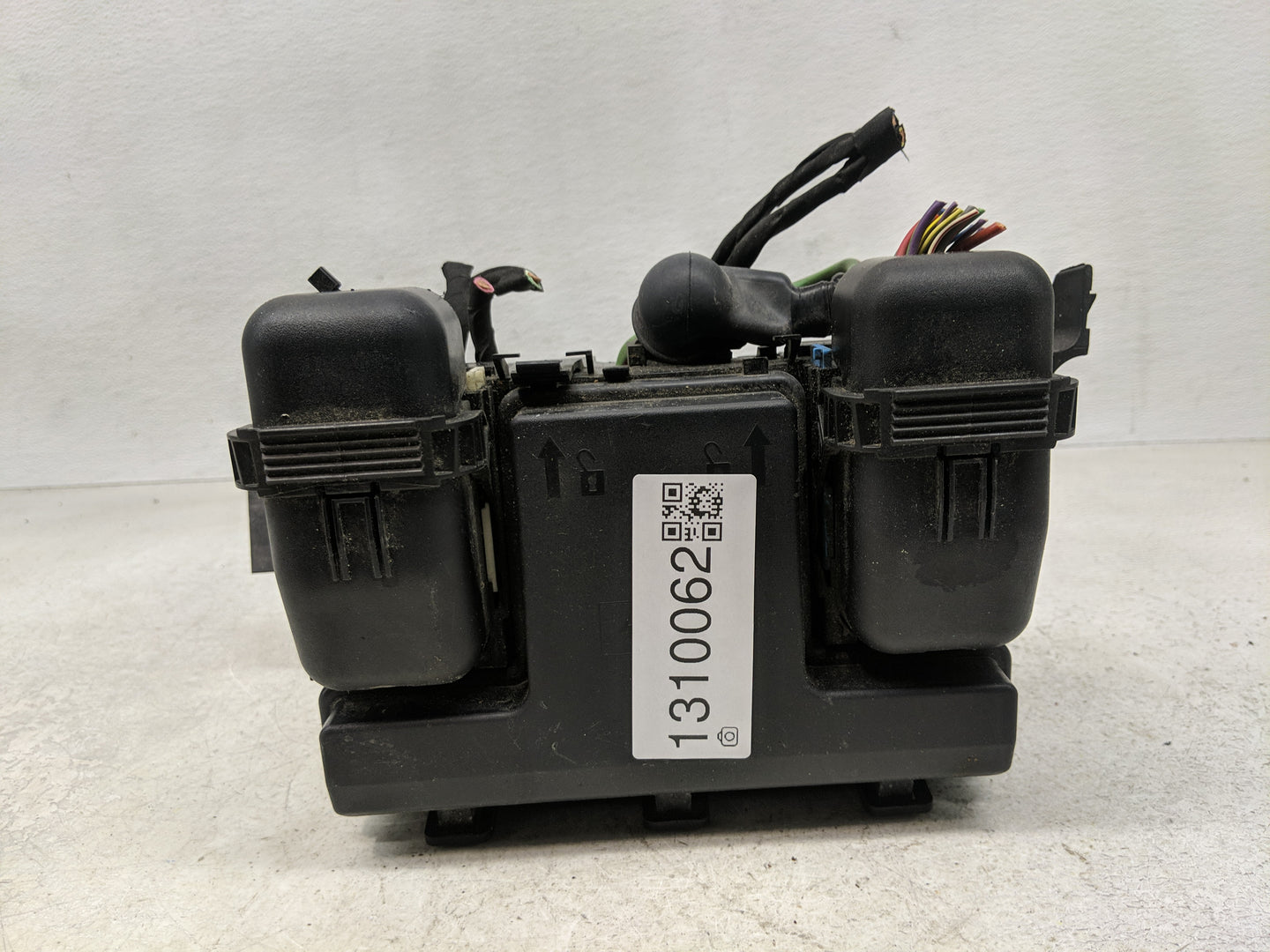2015-2016 Ford Fusion Fusebox Fuse Box Panel Relay Module P/N:DG9T14A075AA Fits Fits 2015 2016 OEM Used Auto Parts - Oemused