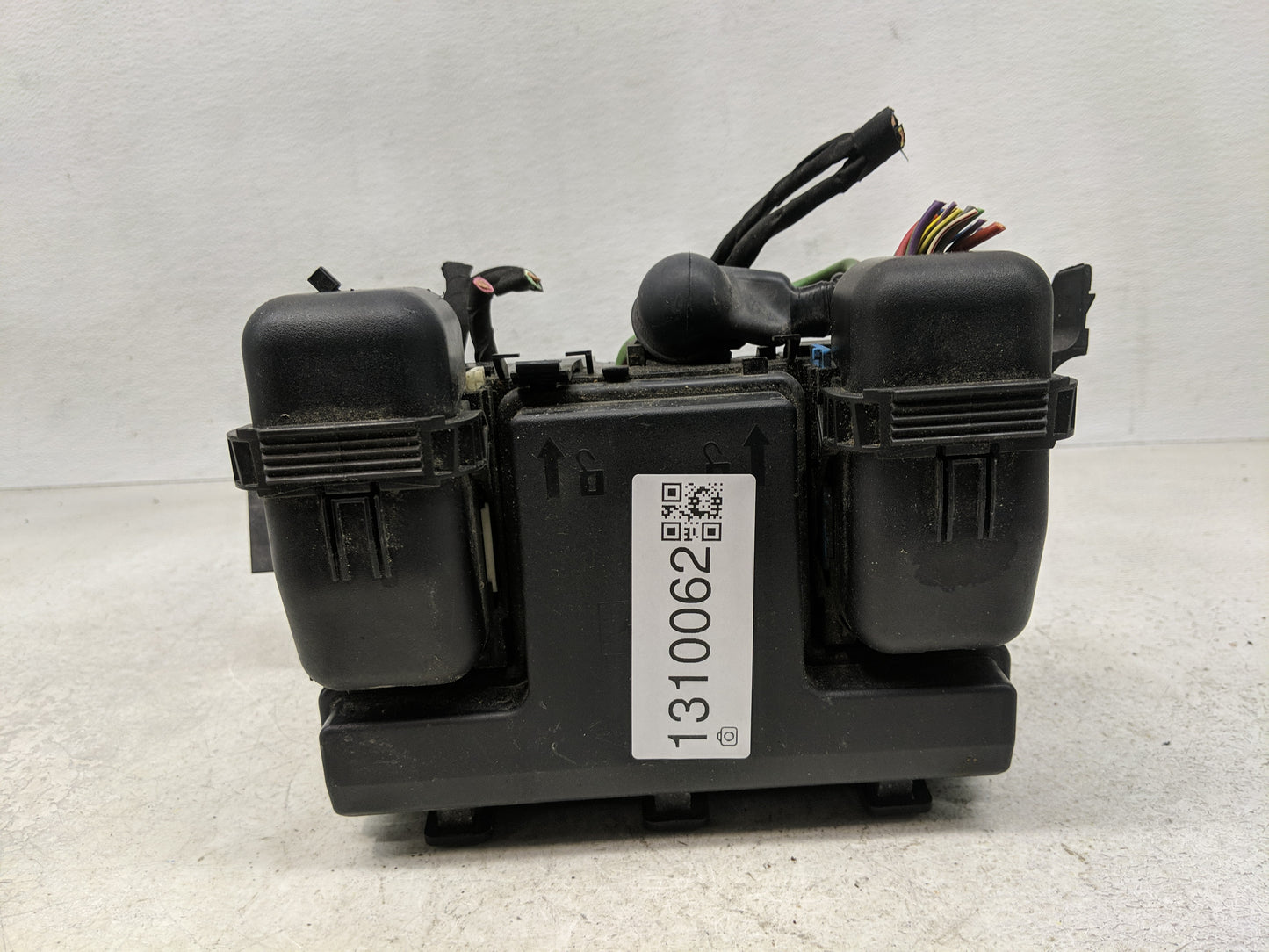 2015-2016 Ford Fusion Fusebox Fuse Box Panel Relay Module P/N:DG9T14A075AA Fits Fits 2015 2016 OEM Used Auto Parts - Oemused