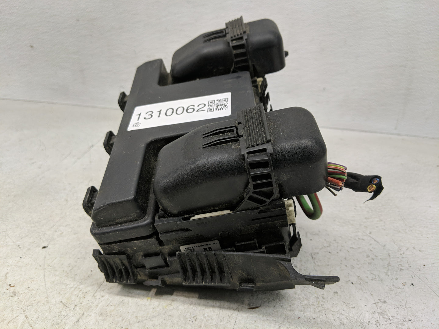 2015-2016 Ford Fusion Fusebox Fuse Box Panel Relay Module P/N:DG9T14A075AA Fits Fits 2015 2016 OEM Used Auto Parts - Oemused