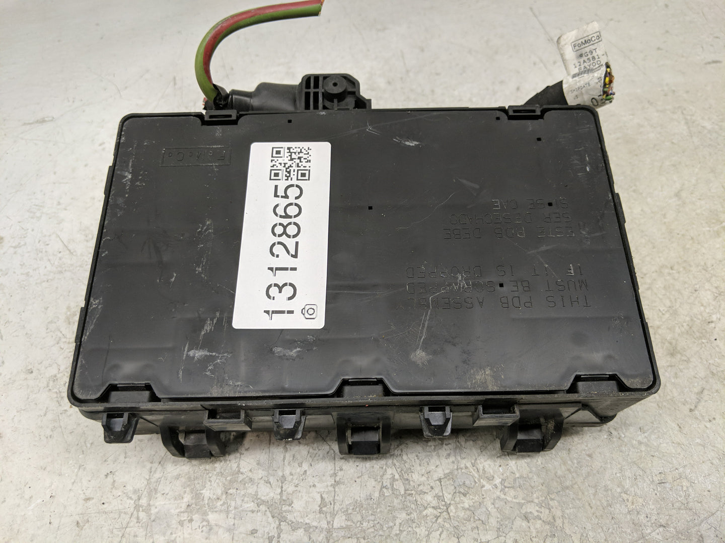 2015-2016 Ford Fusion Fusebox Fuse Box Panel Relay Module P/N:FG9T14A067BA Fits Fits 2015 2016 OEM Used Auto Parts - Oemused