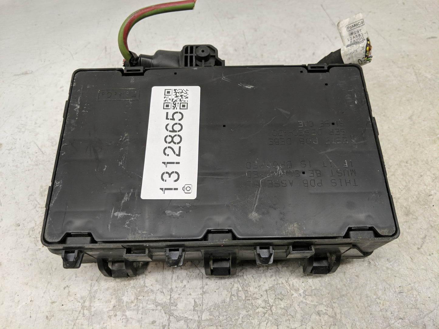 2015-2016 Ford Fusion Fusebox Fuse Box Panel Relay Module P/N:FG9T14A067BA Fits Fits 2015 2016 OEM Used Auto Parts - Oemused