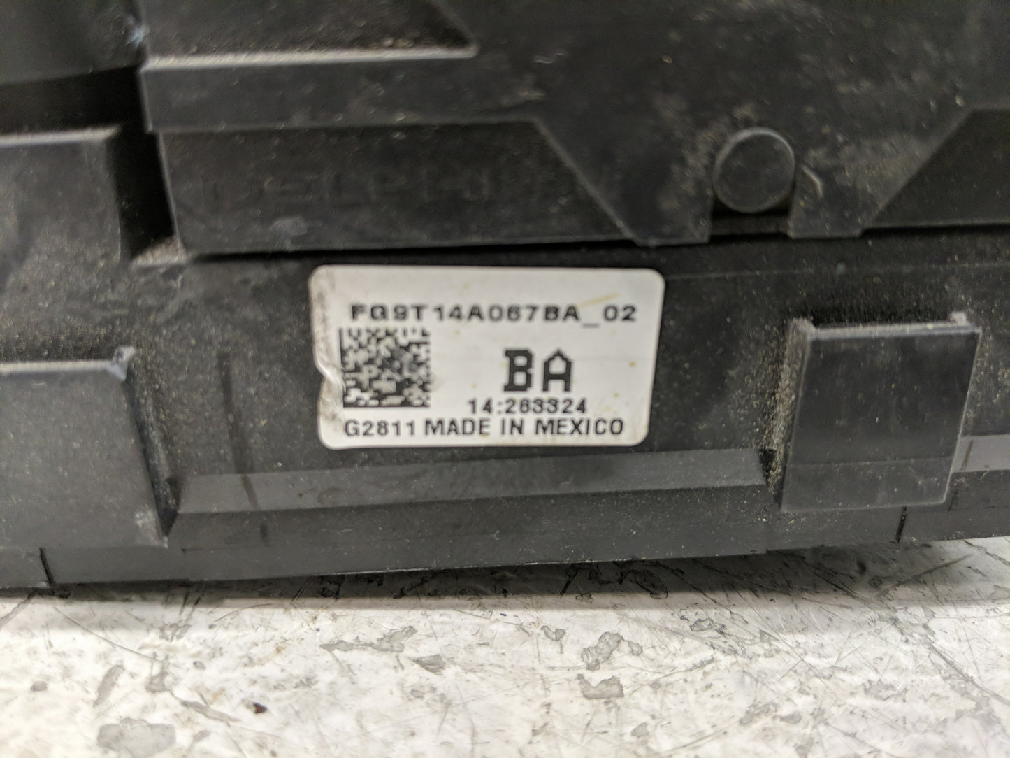 2015-2016 Ford Fusion Fusebox Fuse Box Panel Relay Module P/N:FG9T14A067BA Fits Fits 2015 2016 OEM Used Auto Parts - Oemused