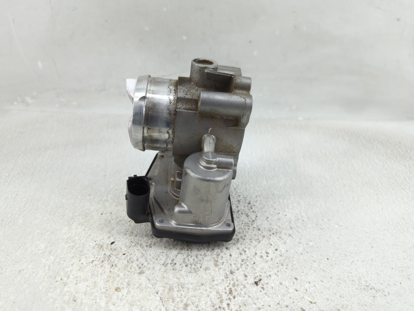 2014-2020 Ford Fusion Throttle Body P/N:DS7G-9F991-BB Fits Fits 2014 2015 2016 2017 2018 2019 2020 OEM Used Auto Parts - Oem