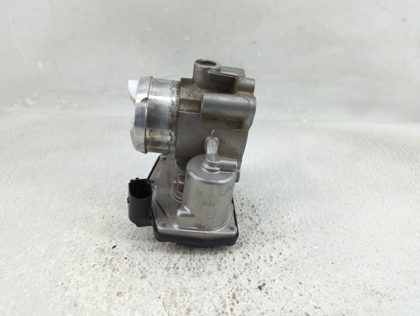 2014-2020 Ford Fusion Throttle Body P/N:DS7G-9F991-BB Fits Fits 2014 2015 2016 2017 2018 2019 2020 OEM Used Auto Parts - Oem