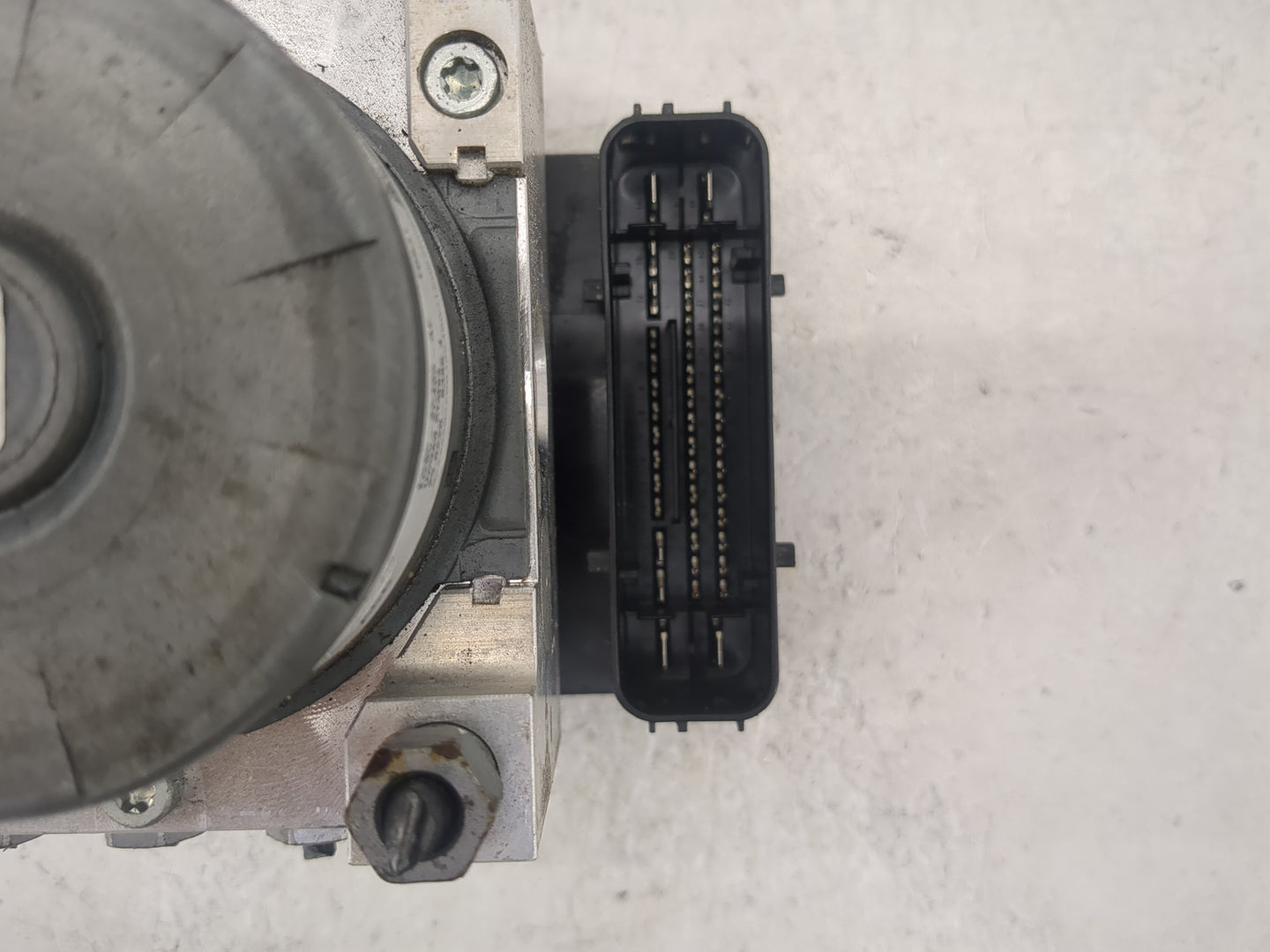 2014-2016 Ford Fusion ABS Pump Control Module Replacement P/N:EG9C-2C405-AF EG9C-2C219-AC Fits Fits 2014 2015 2016 OEM Used 