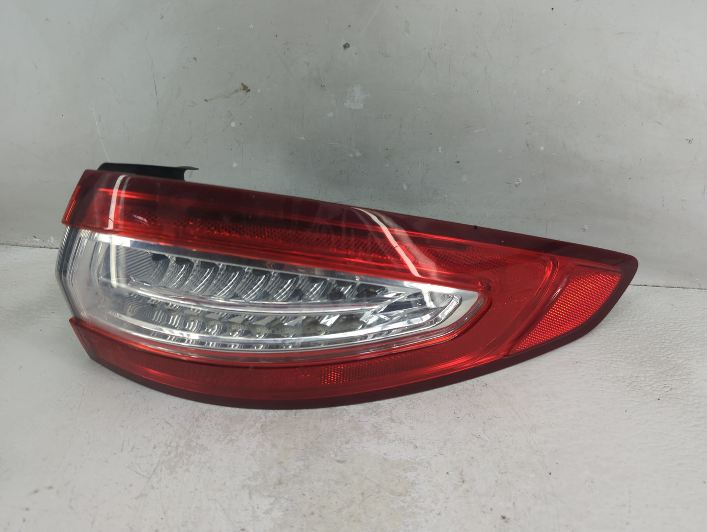 2013-2016 Ford Fusion Tail Light Assembly Passenger Right OEM P/N:DS73-13404-AH Fits Fits 2013 2014 2015 2016 OEM Used Auto 
