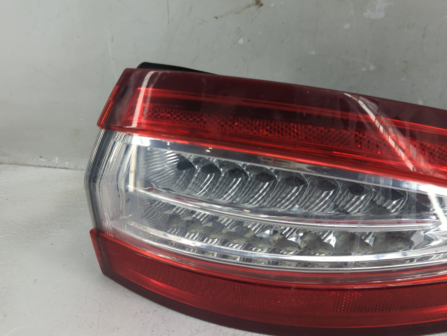 2013-2016 Ford Fusion Tail Light Assembly Passenger Right OEM P/N:DS73-13404-AH Fits Fits 2013 2014 2015 2016 OEM Used Auto 