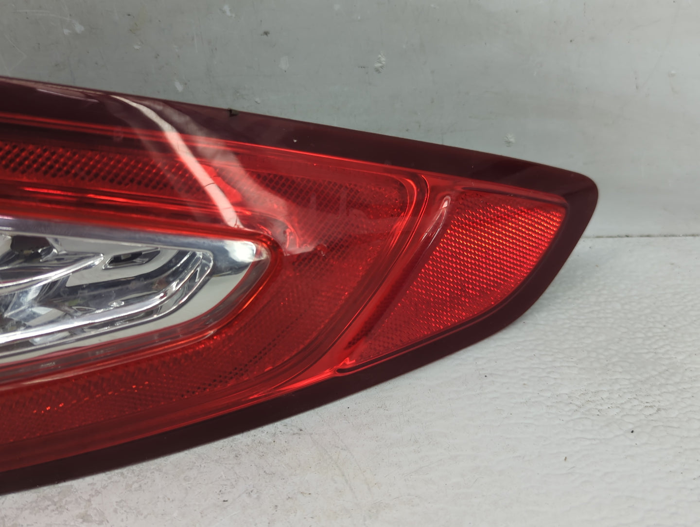 2013-2016 Ford Fusion Tail Light Assembly Passenger Right OEM P/N:DS73-13404-AH Fits Fits 2013 2014 2015 2016 OEM Used Auto 