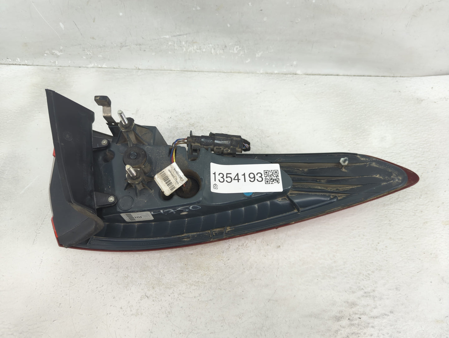 2013-2016 Ford Fusion Tail Light Assembly Passenger Right OEM P/N:DS73-13404-AH Fits Fits 2013 2014 2015 2016 OEM Used Auto 