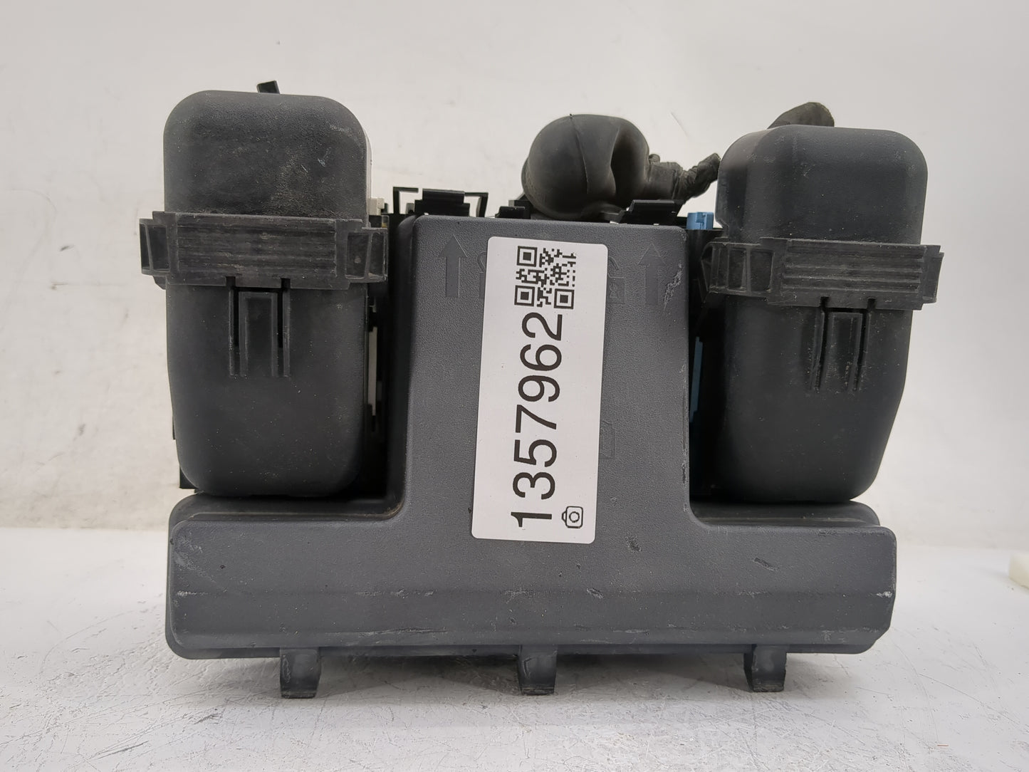 2015-2016 Ford Fusion Fusebox Fuse Box Panel Relay Module P/N:HG9Z14A068F Fits Fits 2015 2016 OEM Used Auto Parts - Oemuseda