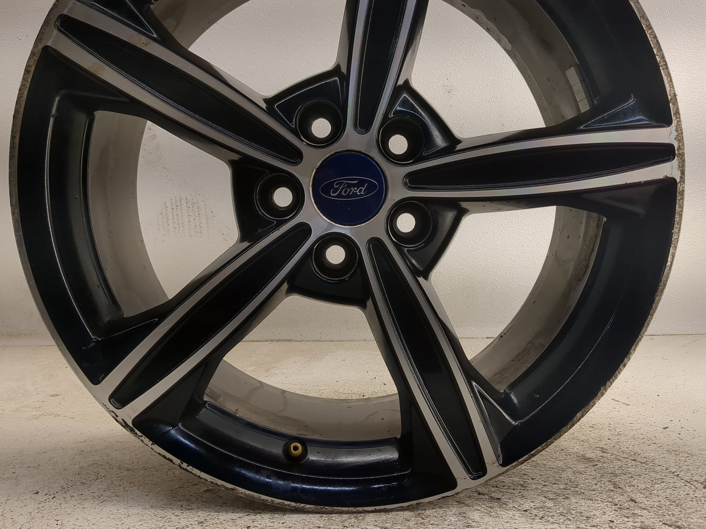 2015-2016 Ford Fusion Oem Wheel Rim 1361835 - Oemusedautoparts1.com