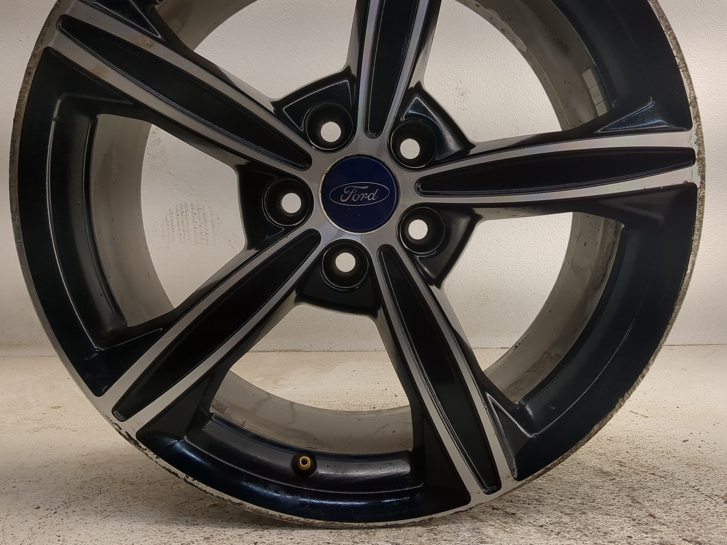 2015-2016 Ford Fusion Oem Wheel Rim 1361835 - Oemusedautoparts1.com