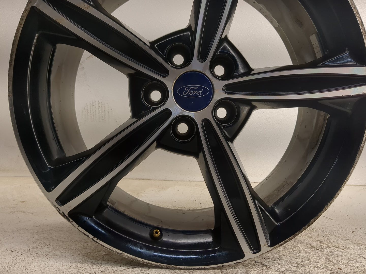 2015-2016 Ford Fusion Oem Wheel Rim 1361835 - Oemusedautoparts1.com