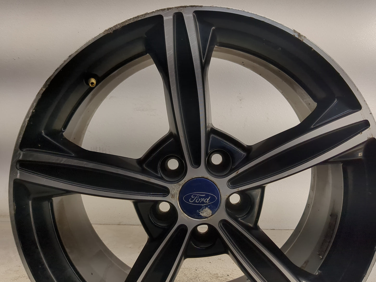 2015-2016 Ford Fusion Oem Wheel Rim 1361837 - Oemusedautoparts1.com