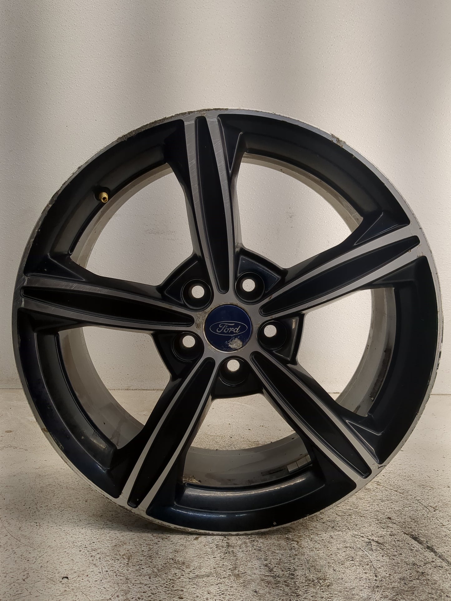 2015-2016 Ford Fusion Oem Wheel Rim 1361837 - Oemusedautoparts1.com