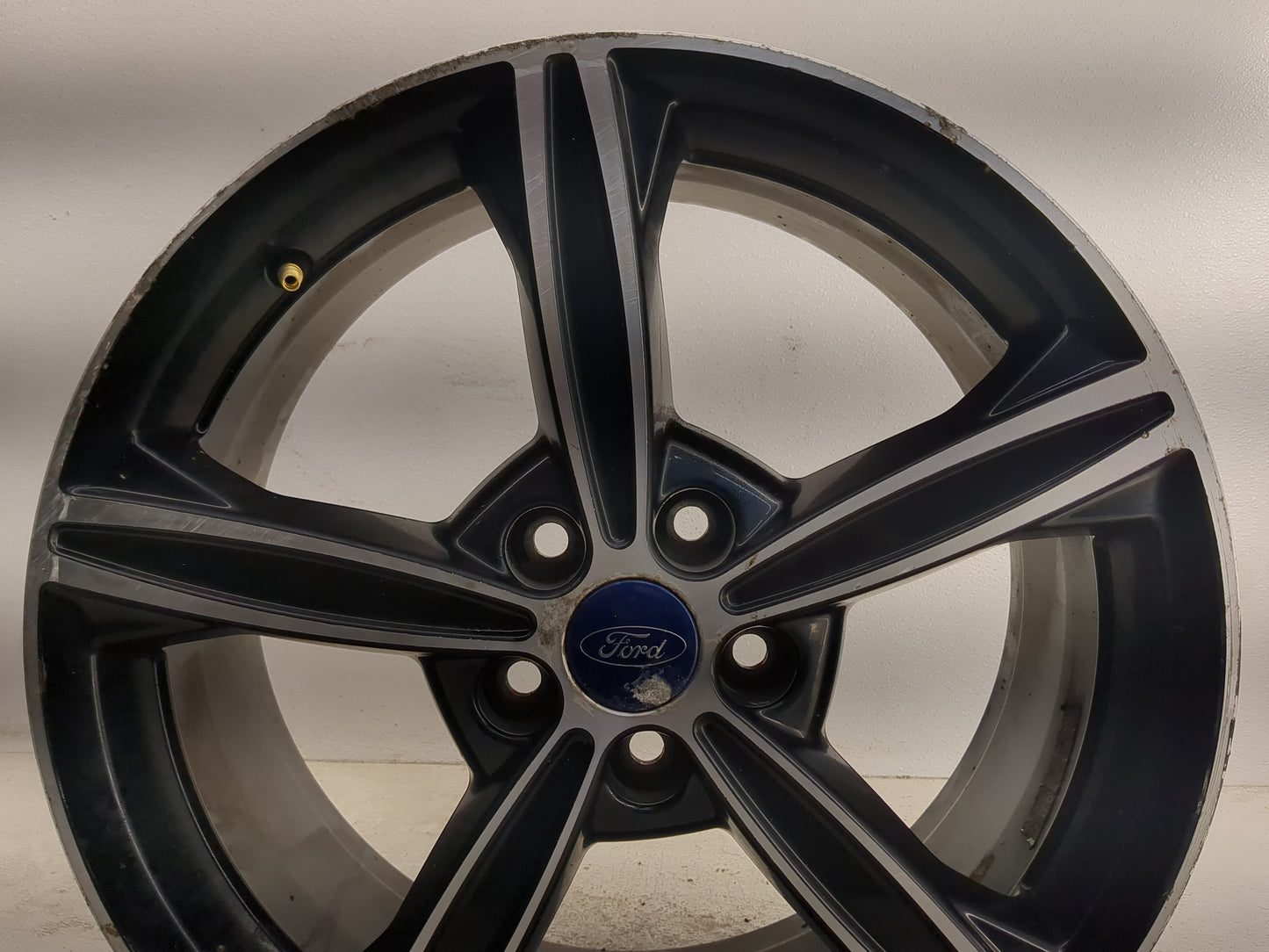2015-2016 Ford Fusion Oem Wheel Rim 1361837 - Oemusedautoparts1.com