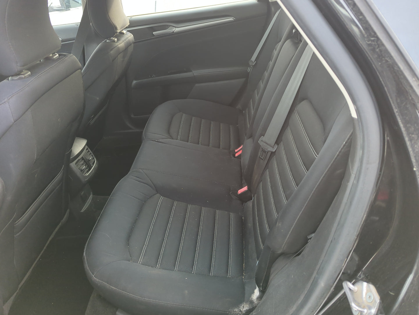 2015 Ford Fusion Rear Seat Oem 1363822 - Oemusedautoparts1.com