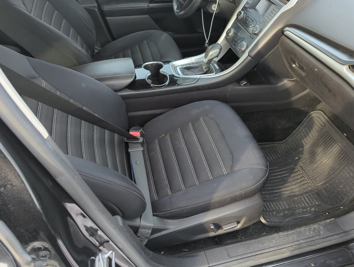 2015-2016 Ford Fusion Passenger Front Seat Oem 1363831 - Oemusedautoparts1.com