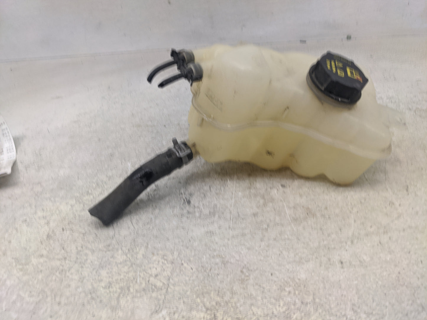 Ford Fusion Windshield Washer Fluid Reservoir Bottle Oem - Oemusedautoparts1.com