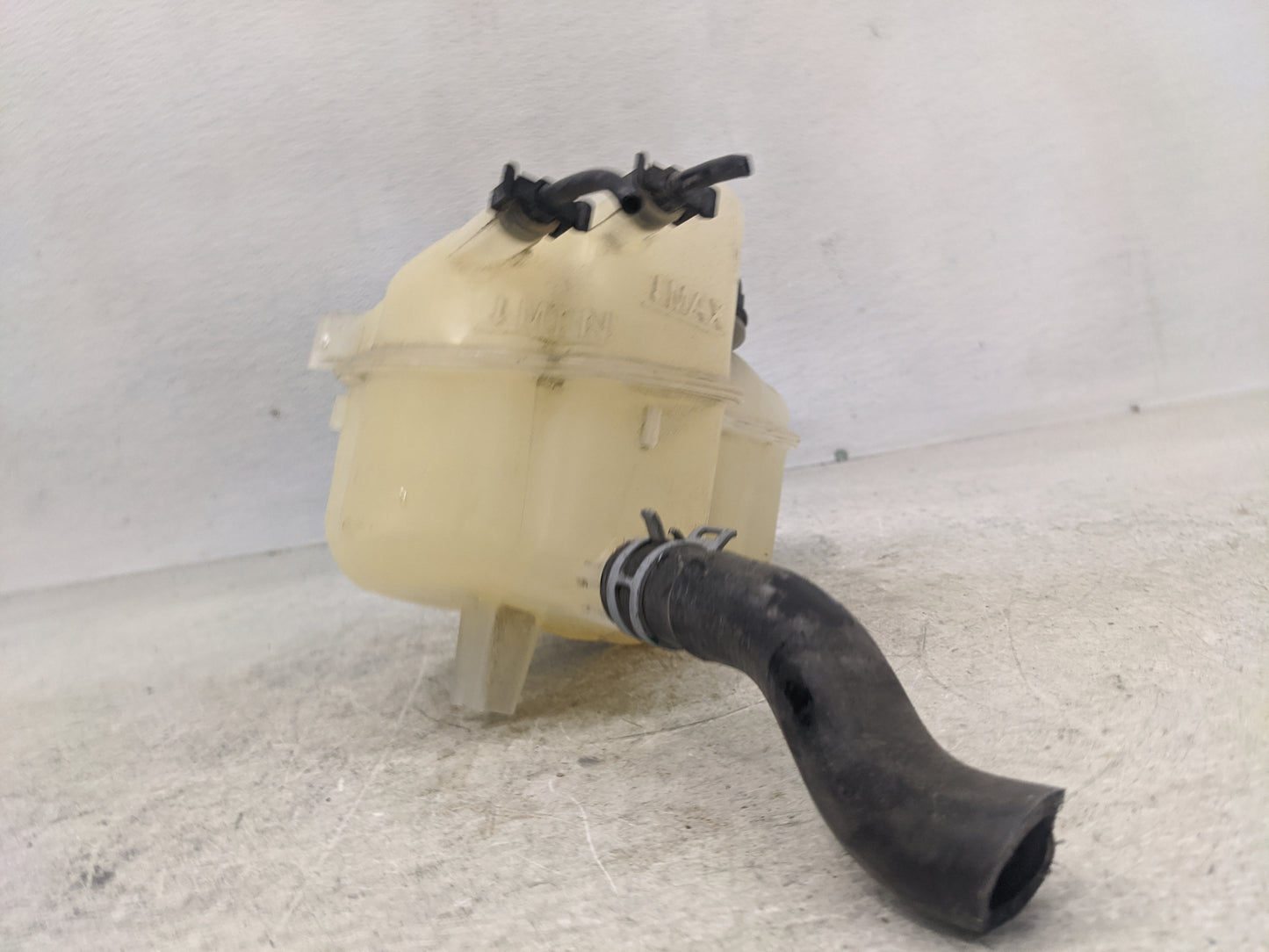 Ford Fusion Windshield Washer Fluid Reservoir Bottle Oem - Oemusedautoparts1.com