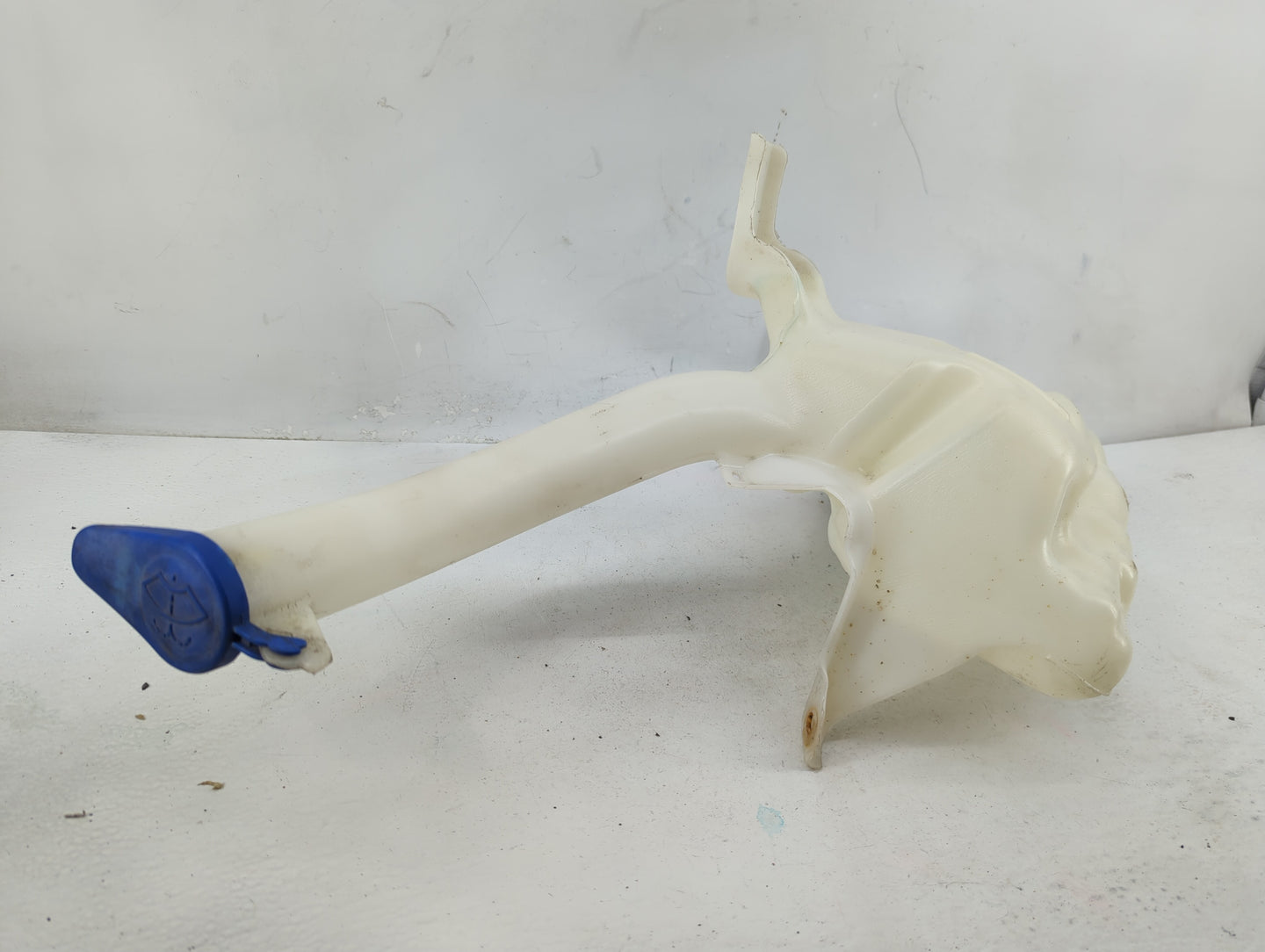 2015-2016 Ford Fusion Windshield Washer Fluid Reservoir Bottle 1370630 - Oemusedautoparts1.com