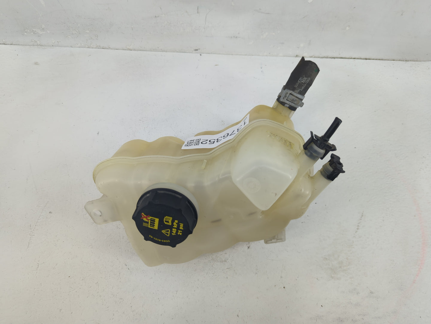 2015-2016 Ford Fusion Windshield Washer Fluid Reservoir Bottle Oem - Oemusedautoparts1.com