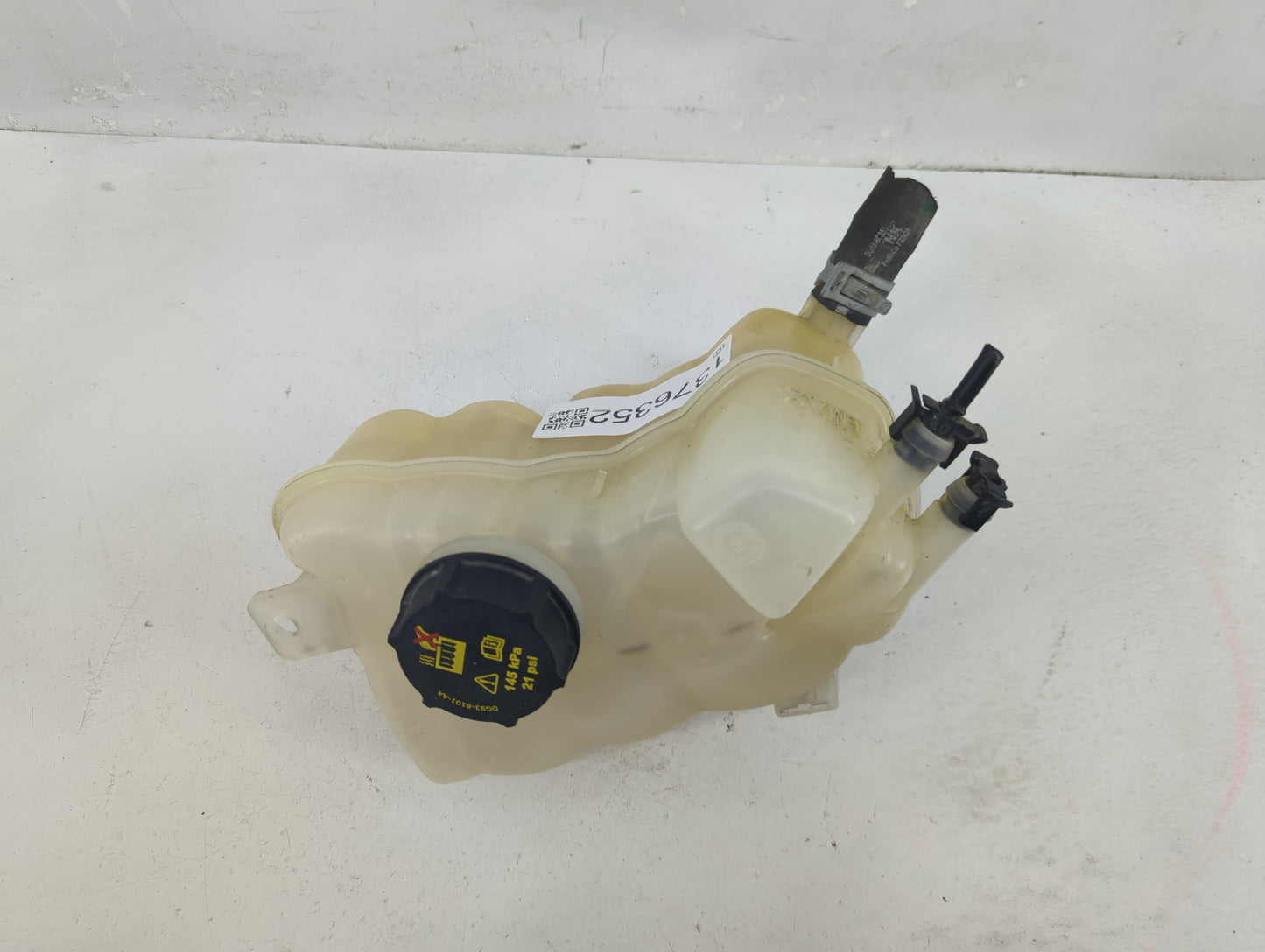 2015-2016 Ford Fusion Windshield Washer Fluid Reservoir Bottle Oem - Oemusedautoparts1.com
