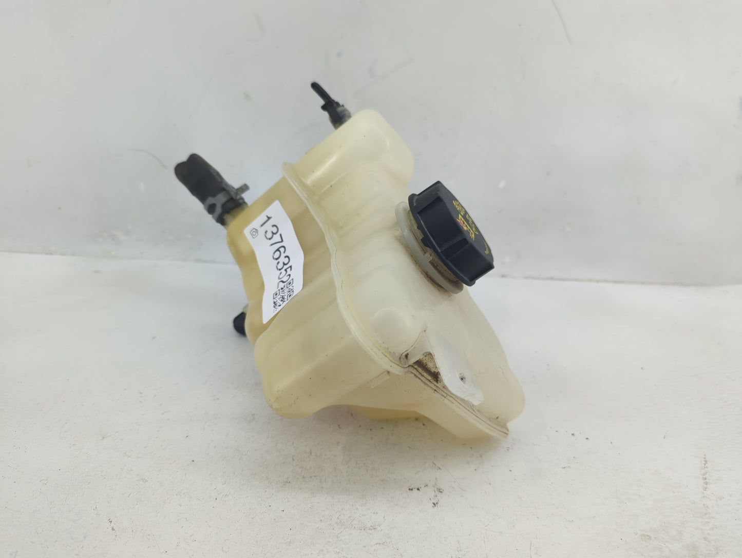 2015-2016 Ford Fusion Windshield Washer Fluid Reservoir Bottle Oem - Oemusedautoparts1.com