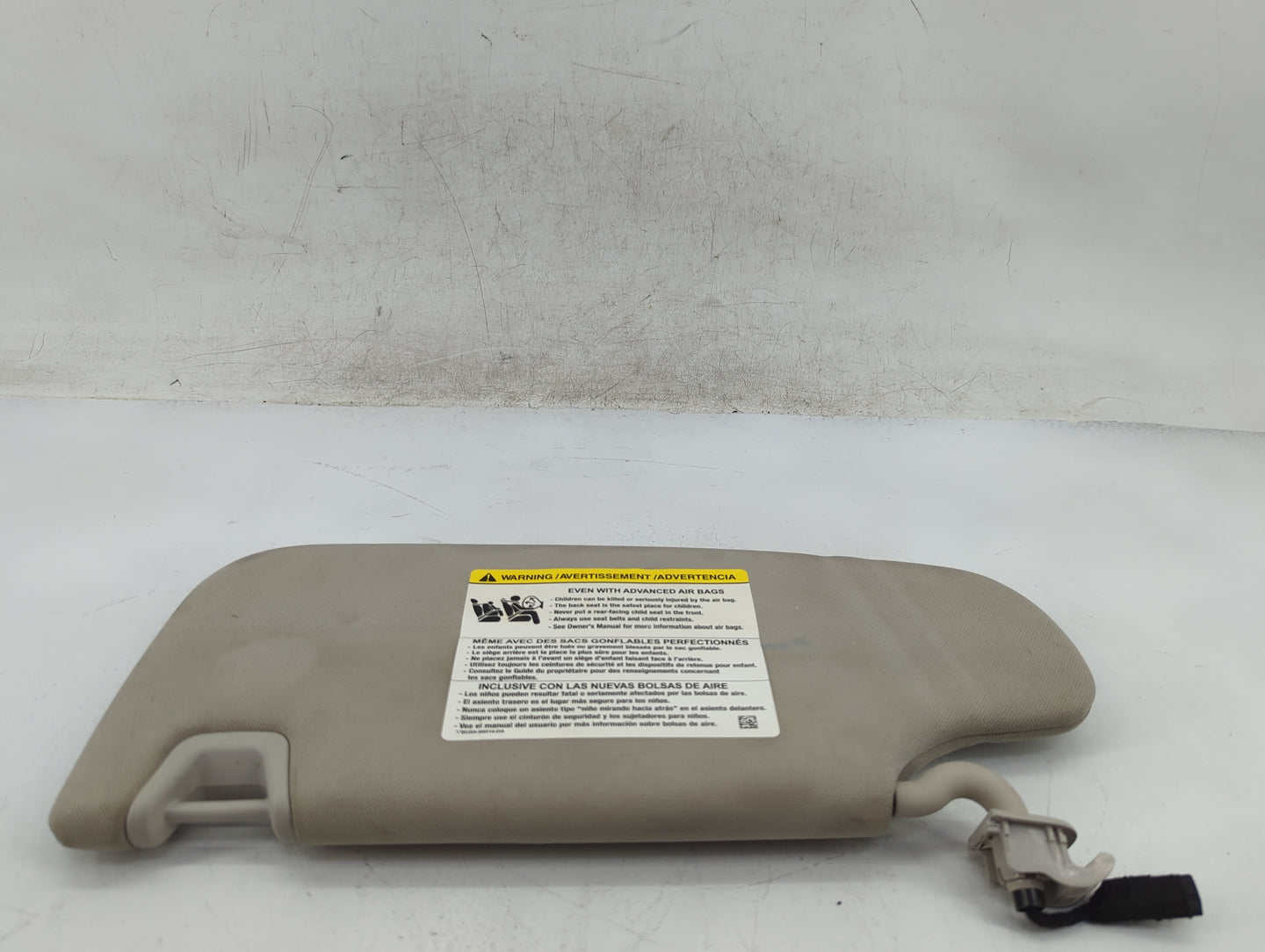 2015-2016 Ford Fusion Sun Visor Shade Replacement Passenger Right Mirror Fits Fits 2015 2016 OEM Used Auto Parts - Oemusedau