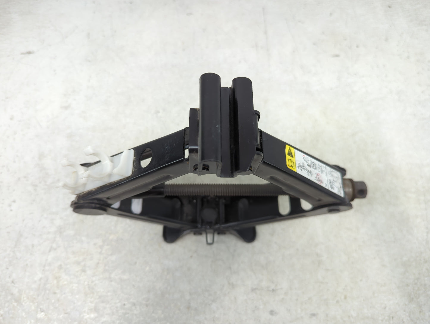 2015 Ford Fusion Spare Scissor Car Jack 1390196 - Oemusedautoparts1.com