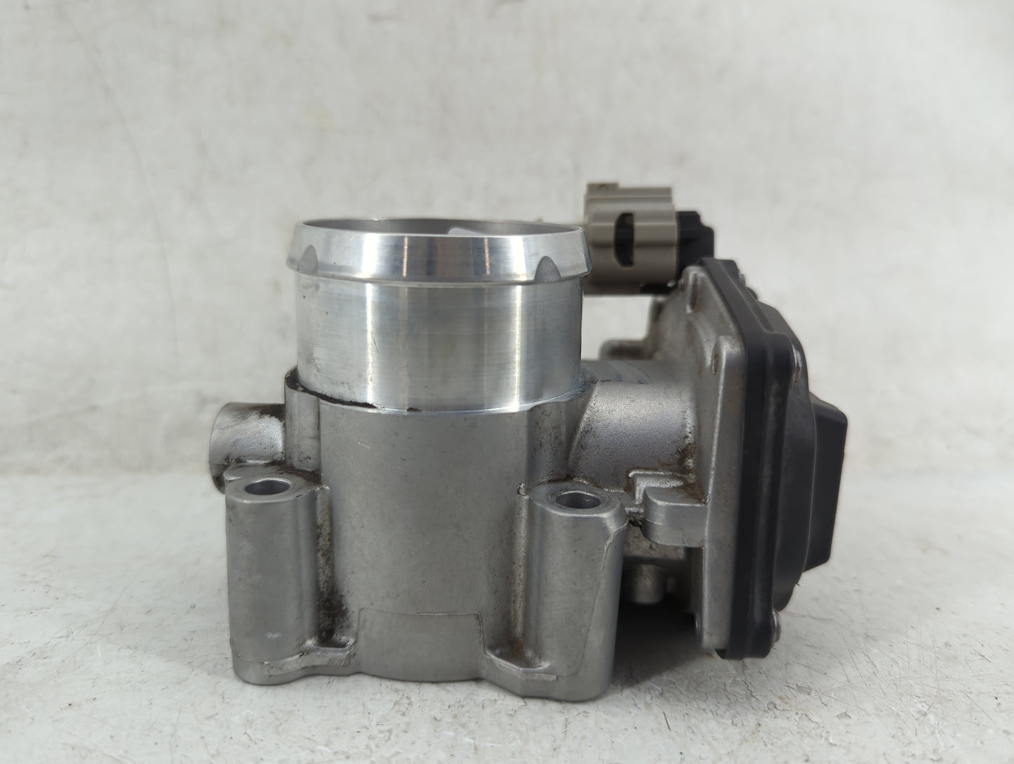 2014-2020 Ford Fusion Throttle Body Fits Fits 2014 2015 2016 2017 2018 2019 2020 OEM Used Auto Parts - Oemusedautoparts1.com