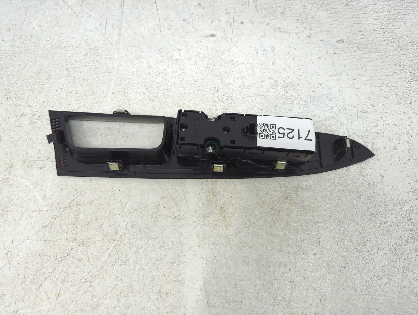 2015 Ford Fusion Climate Control Module Temperature AC/Heater Replacement P/N:DG9T-14540-ABW Fits OEM Used Auto Parts - Oemu