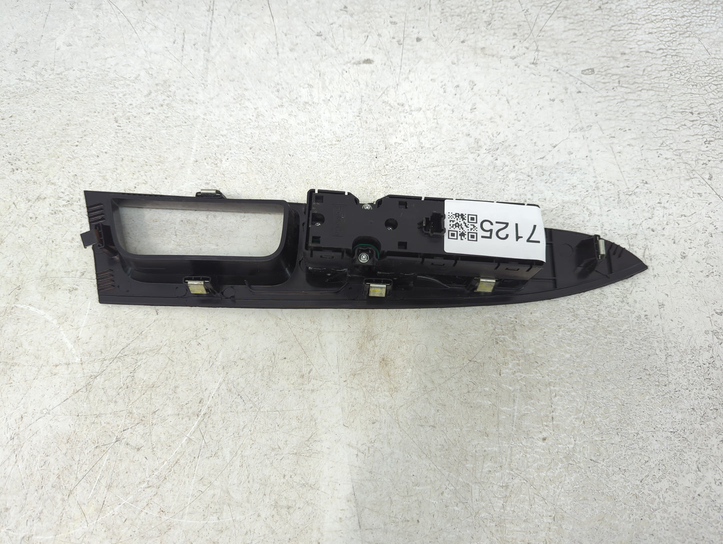 2015 Ford Fusion Climate Control Module Temperature AC/Heater Replacement P/N:DG9T-14540-ABW Fits OEM Used Auto Parts - Oemu