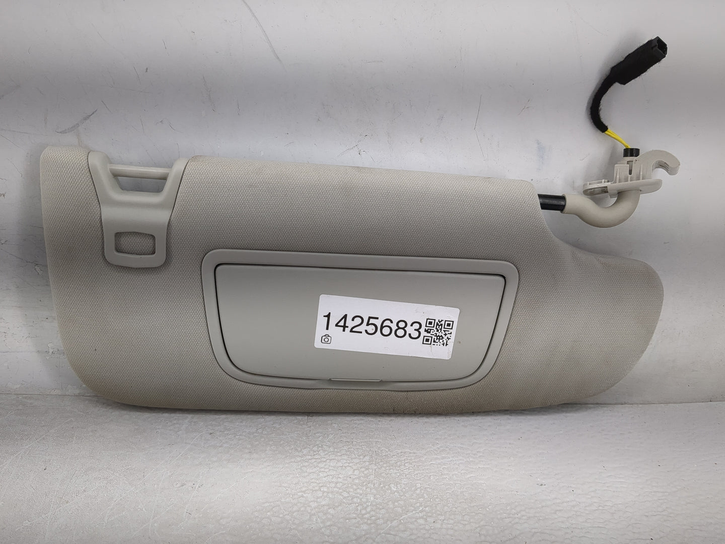 2015-2016 Ford Fusion Sun Visor Shade Replacement Passenger Right Mirror Fits Fits 2015 2016 OEM Used Auto Parts - Oemusedau