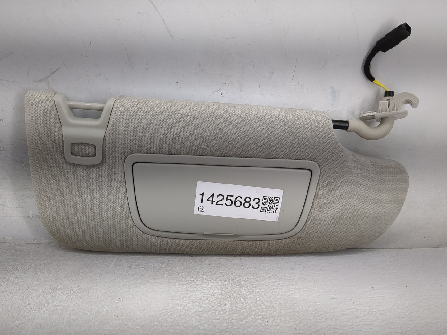 2015-2016 Ford Fusion Sun Visor Shade Replacement Passenger Right Mirror Fits Fits 2015 2016 OEM Used Auto Parts - Oemusedau