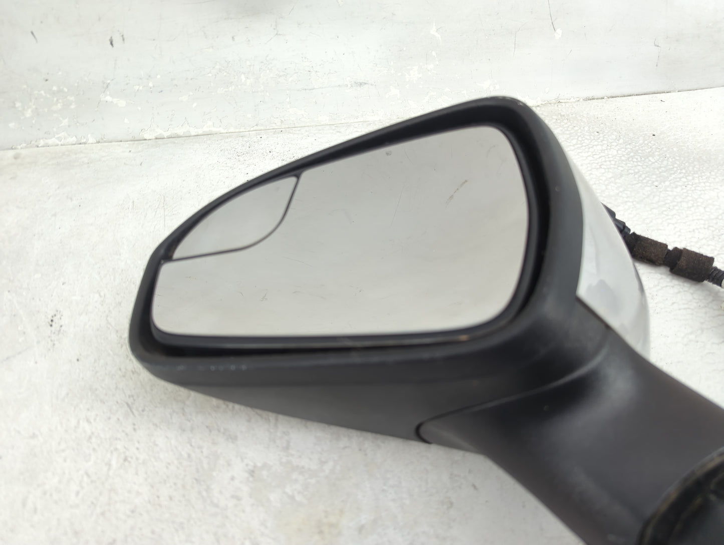 2015-2017 Ford Fusion Driver Side View Mirror - Left Door Mirror OEM Used - Oemusedautoparts1.com
