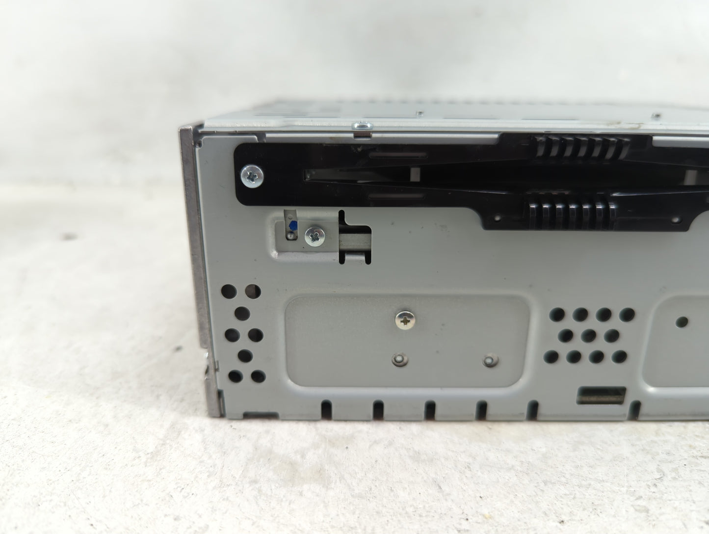 2014-2015 Ford Fusion Radio AM FM Cd Player Receiver Replacement P/N:CQ-FJ22E0UMD Fits Fits 2014 2015 OEM Used Auto Parts - 