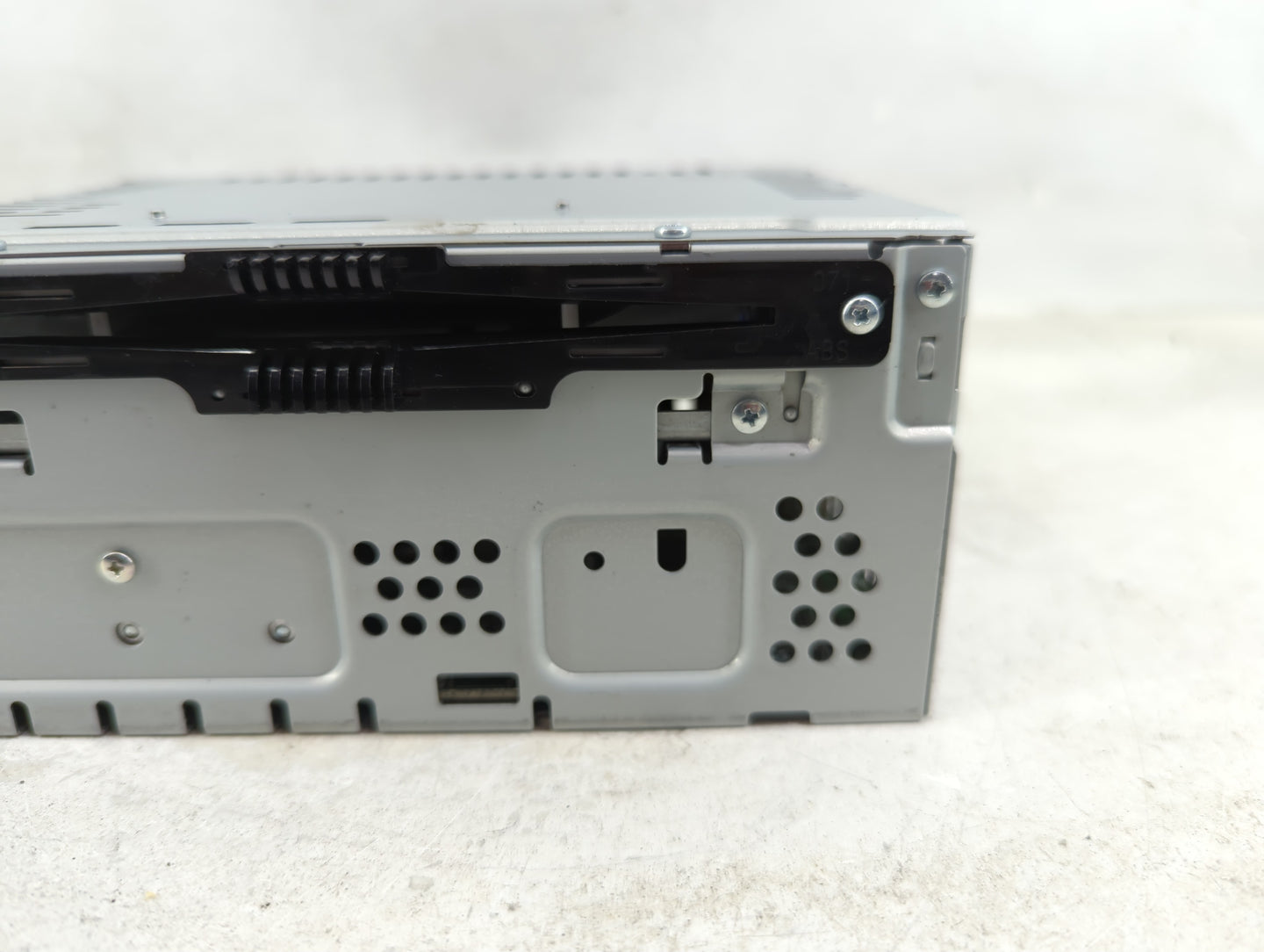 2014-2015 Ford Fusion Radio AM FM Cd Player Receiver Replacement P/N:CQ-FJ22E0UMD Fits Fits 2014 2015 OEM Used Auto Parts - 