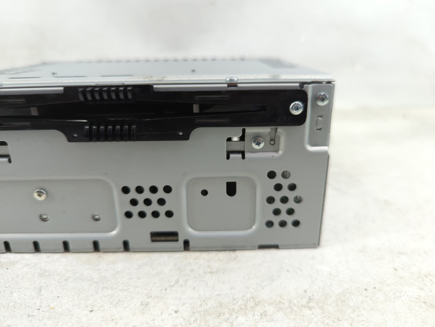 2014-2015 Ford Fusion Radio AM FM Cd Player Receiver Replacement P/N:CQ-FJ22E0UMD Fits Fits 2014 2015 OEM Used Auto Parts - 