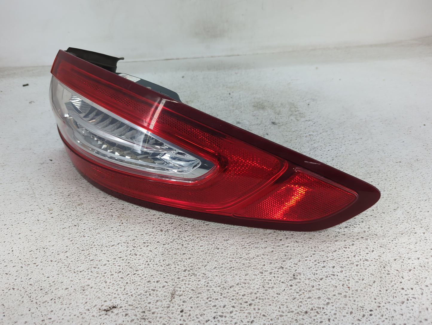 2013-2016 Ford Fusion Tail Light Assembly Passenger Right OEM P/N:DS73-13404-AK Fits Fits 2013 2014 2015 2016 OEM Used Auto 