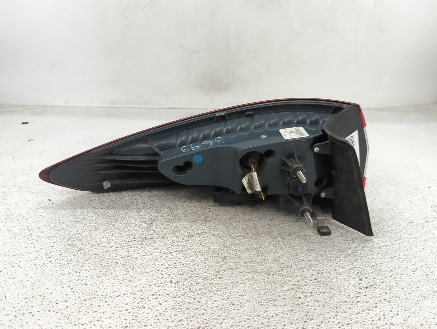 2013-2016 Ford Fusion Tail Light Assembly Passenger Right OEM P/N:DS73-13404-AK Fits Fits 2013 2014 2015 2016 OEM Used Auto 